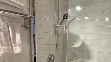 Deluxe Single Room | Bathroom