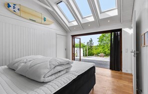 3 bedrooms, iron/ironing board, free WiFi - Cozy home in Vejby with sauna (Vejby)