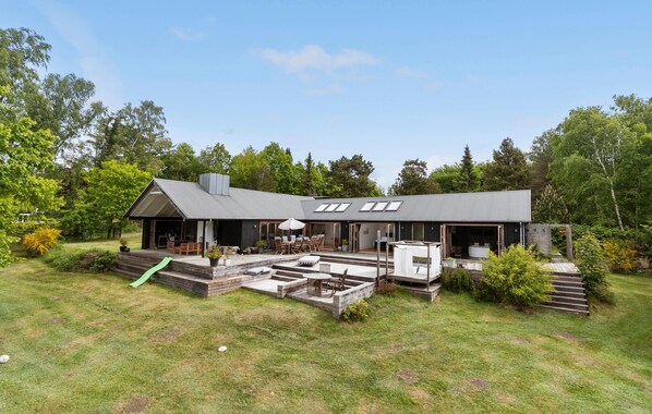 Outdoor dining - Cozy home in Vejby with sauna (Vejby)