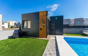 Pool - Awesome home in Privlaka (Privlaka)