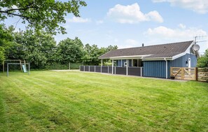 Property grounds - Beautiful home in Hemmet with sauna (Hemmet)