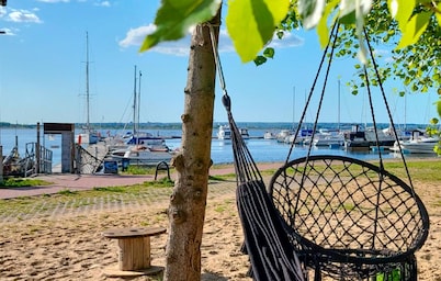1 bedroom pet friendly ship in Szczecin