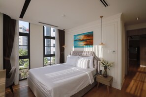 One-Bedroom Deluxe Apartment | Blackout drapes, soundproofing, free WiFi, bed sheets - S Home Apartment by DDH (Ho Chi Minh City)