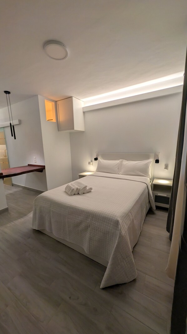 1 bedroom, travel crib, internet, bed sheets - Low Capital With Terrace and Private Parking (Valverde Del Hierro)