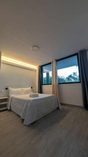 1 bedroom, travel crib, internet, bed sheets - Low Capital With Terrace and Private Parking (Valverde Del Hierro)