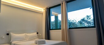 Low Capital With Terrace and Private Parking