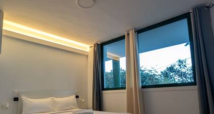 Low Capital With Terrace and Private Parking