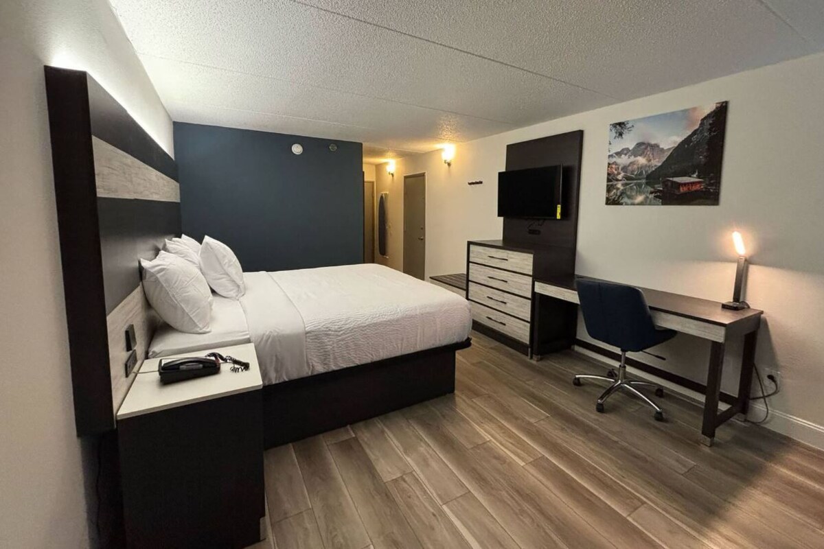 Desk, blackout curtains, free WiFi, bed sheets