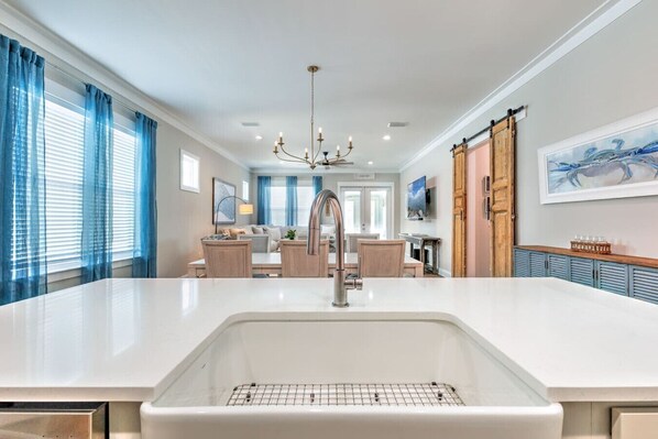 Interior - Soak Up the Sun · Resort Pool, Private Hot Tub, Sunroom & Grill! (Orange Beach)