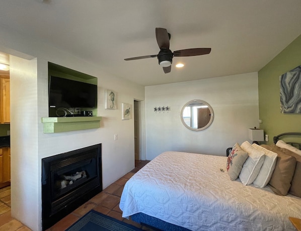 Studio Suite, Kitchenette, Beachside | Free WiFi - BESO DEL SOL (Huntington Beach)