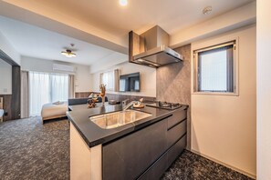 아파트, 금연, 발코니 | 전용 주방 | 냉장고, 전자레인지, 쿡탑, 조리 도구/접시/주방 기구