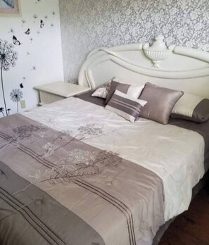 3 chambres, fer et planche à repasser, Wi-Fi, draps fournis