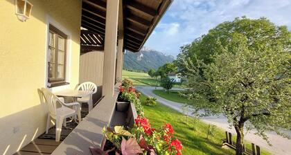 Ferienwohnung #4 zwei separate Schlafzimmer, West-Balkon, Aufzug im Haus 90 qm