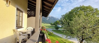 Apartment #4 two separate bedrooms, west-facing balcony, elevator in the house 90 sqm