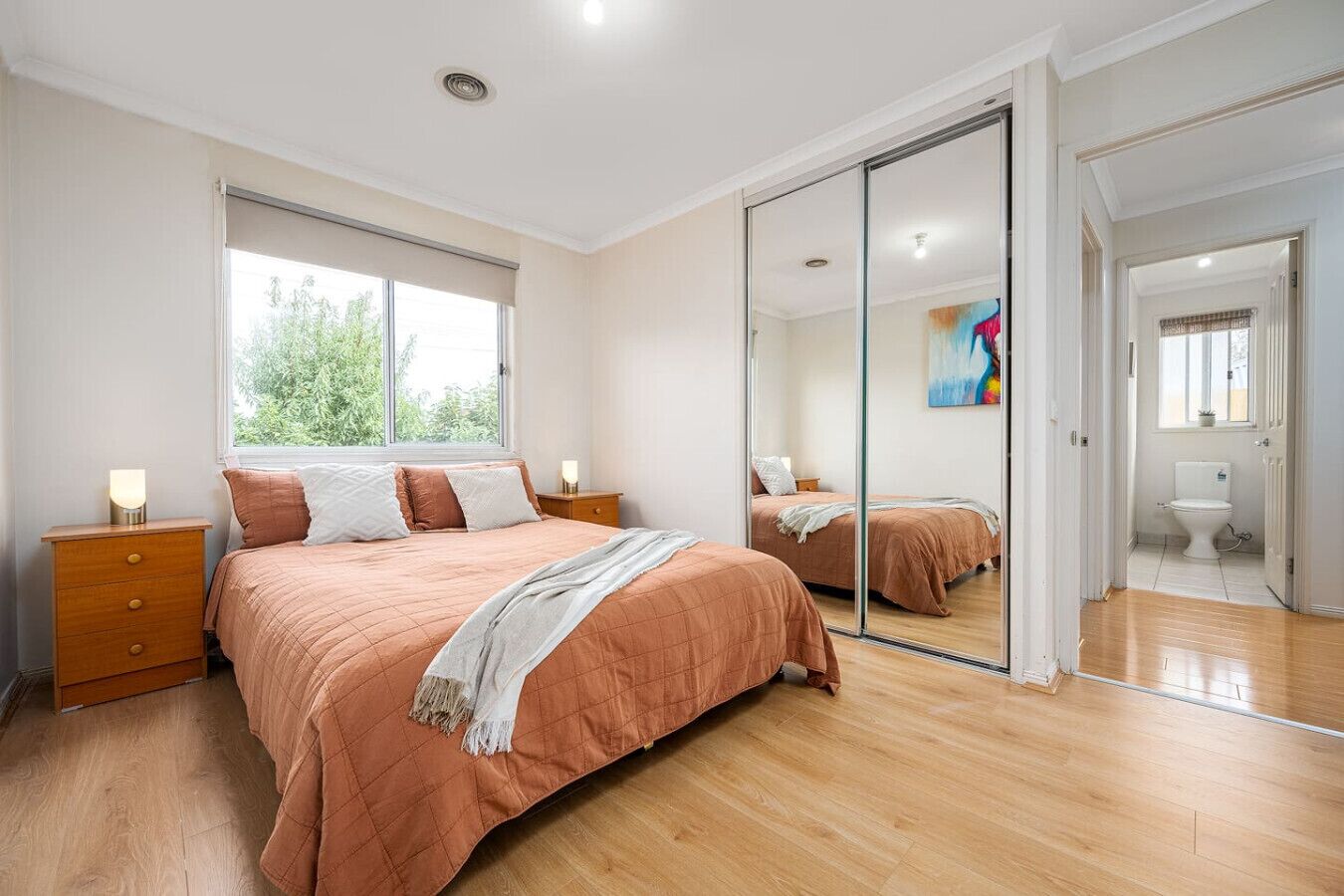 5 bedrooms, desk, iron/ironing board, WiFi