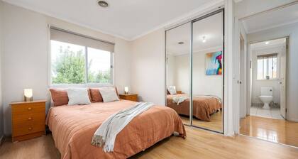 The Spacious Peninsula Escape