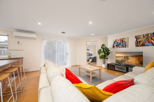 The Spacious Peninsula Escape