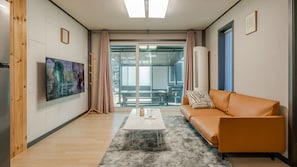 Quarto básico, 1 quarto (Room 106 (Duplex / Private BBQ)) | Fachada