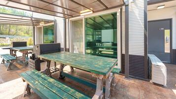 Basic Room, 1 Bedroom (Room 102 (Duplex / Private BBQ)) | 1 bedroom, free WiFi