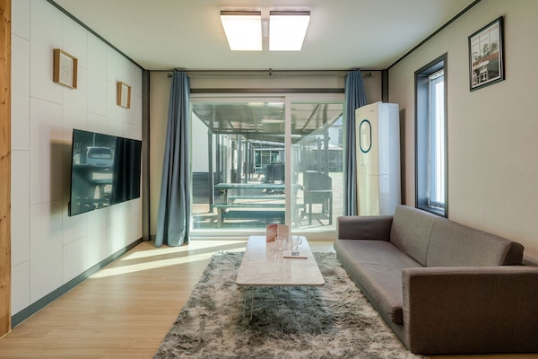 Basic Room, 1 Bedroom (Room 101 (Duplex / Private BBQ)) | 1 bedroom, WiFi (free)