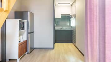 Basic Room, 1 Bedroom (Room 107 (Duplex / Private BBQ)) | 1 bedroom, free WiFi