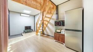 베이직룸, 침실 1개 (Room 107 (Duplex / Private BBQ)) | 1 개의 침실, 무료 WiFi