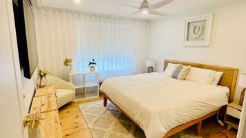 2 bedrooms, desk, iron/ironing board, WiFi