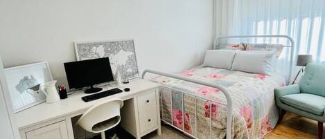 2 bedrooms, desk, iron/ironing board, WiFi