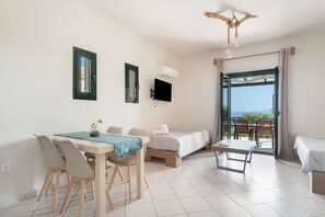 1 slaapkamer, een strijkplank/strijkijzer, gratis wifi, beddengoed