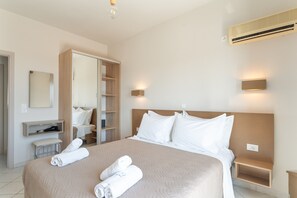 2 chambres, fer et planche à repasser, accès au Wi-Fi (inclus)