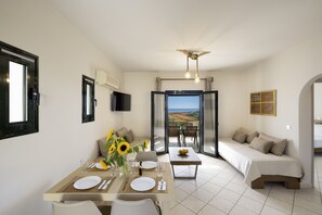 Interior - Villa Eirini with Sea View (Mousata)