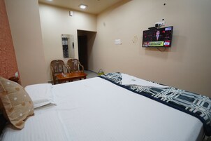 Luxury Double Room, Pets Allowed, Hill View | Desk, iron/ironing board, free WiFi