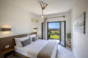 1 chambre, fer et planche à repasser, accès au Wi-Fi (inclus)