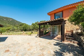 Terrace/patio - Villa 'Harmònia' with sea view, Wi-Fi and air conditioning (Villasimius)