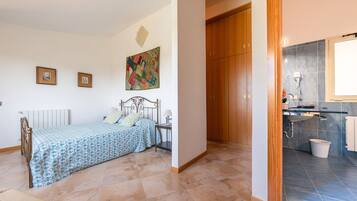 5 chambres, fer et planche Ă repasser, Wi-Fi gratuit, draps fournis