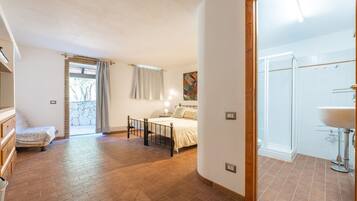 1 camera, Wi-Fi gratuito, lenzuola