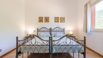 1 quarto, Wi-Fi de cortesia, roupa de cama