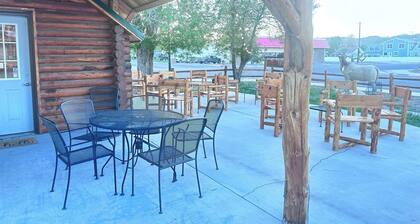 Elk Antler Inn
