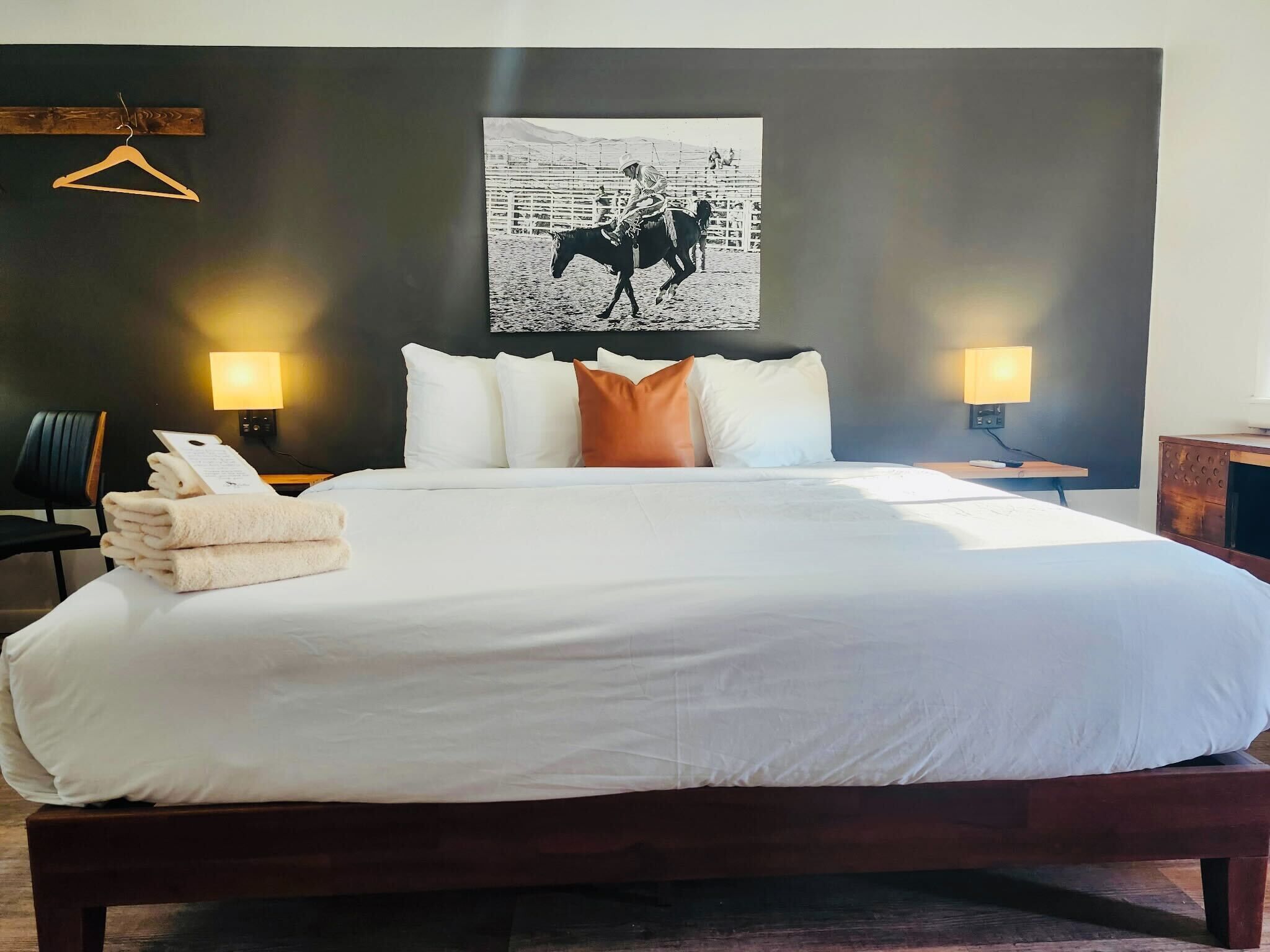 Basic Single Room, 1 King Bed, Ground Floor | Memory-foam beds, individually decorated, individually furnished