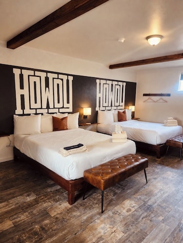Elk Antler Inn