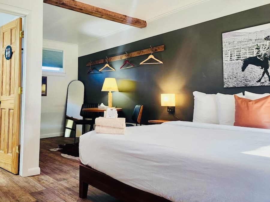 Memory foam beds, laptop workspace, WiFi (free), individually decorated