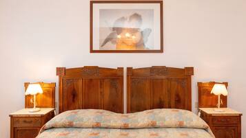 2 Schlafzimmer, Bügeleisen/Bügelbrett, Bettwäsche