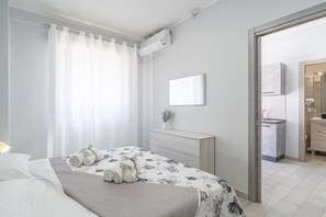 1 bedroom, free WiFi, bed sheets - Apartment 'Perla  1' with Shared Terrace, Wi-Fi and Air Conditioning (Pachino)