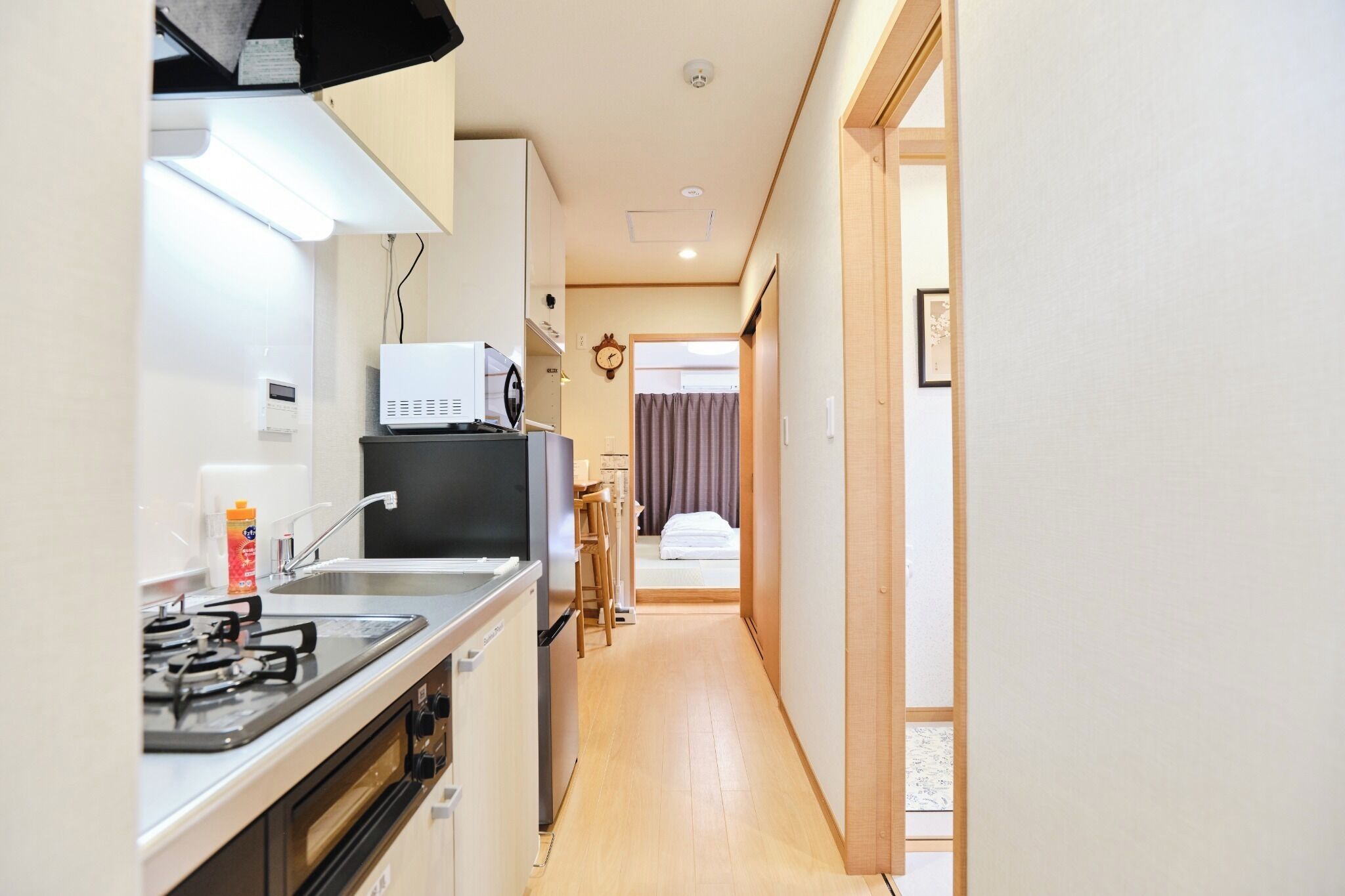 Fridge, microwave, stovetop, cookware/dishes/utensils