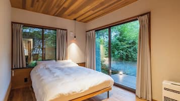 2 bedrooms, desk, free WiFi, bed sheets