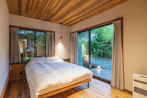 Enjoy the great outdoors of Yatsugatake in a priva / Hokuto Yamanashi