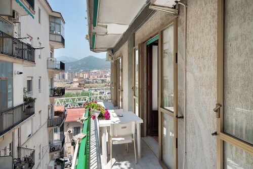 Apartment 'La Divina - Salerno Stazione' with Balcony, Wi-Fi and Air Conditioning