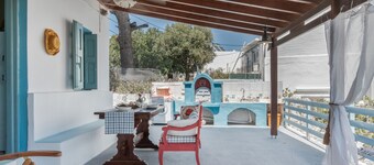 Holiday Home 'Telendos Gallery House' with Sea View, Wi-Fi and Air Conditioning