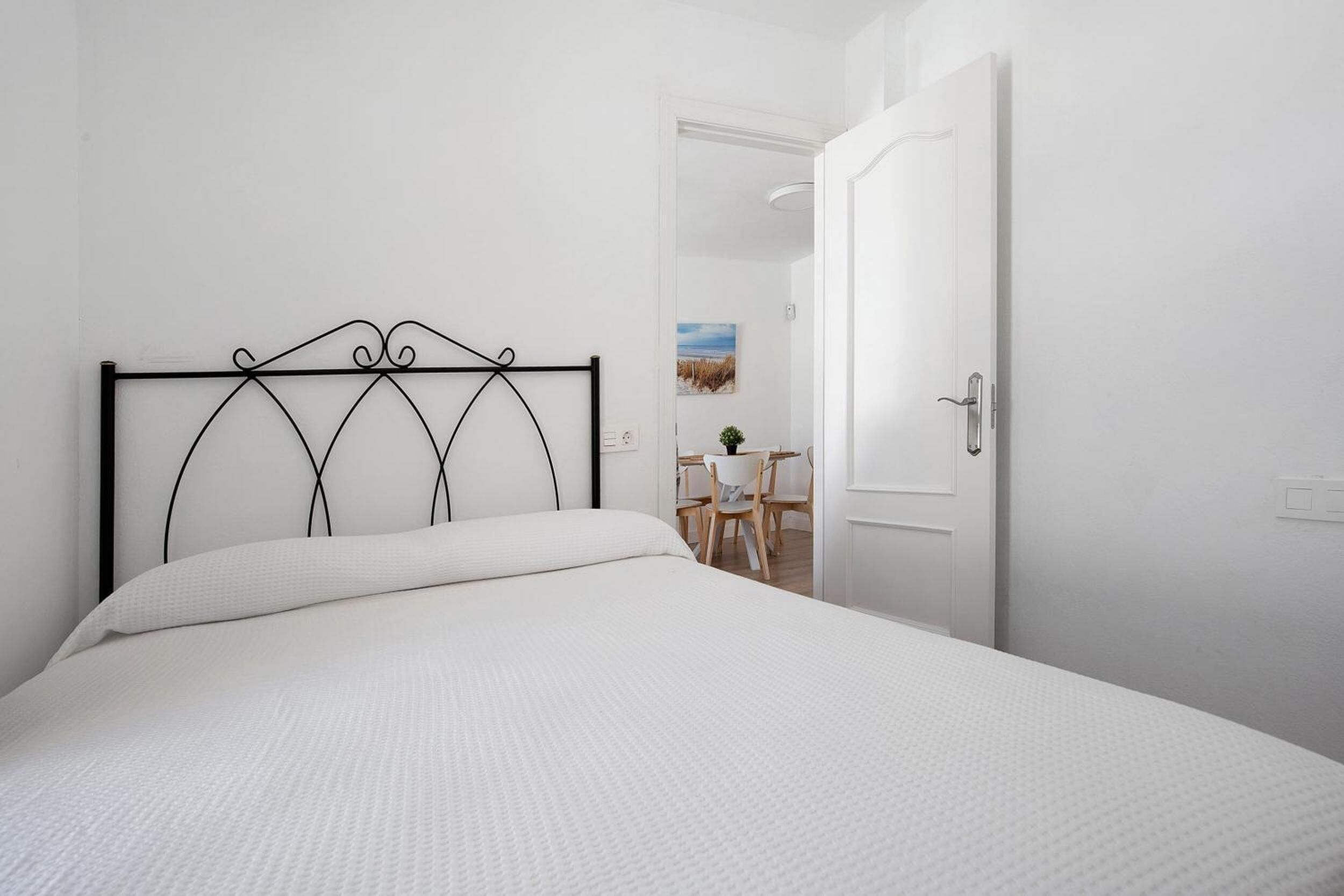 3 chambres, fer et planche à repasser, Wi-Fi gratuit, draps fournis