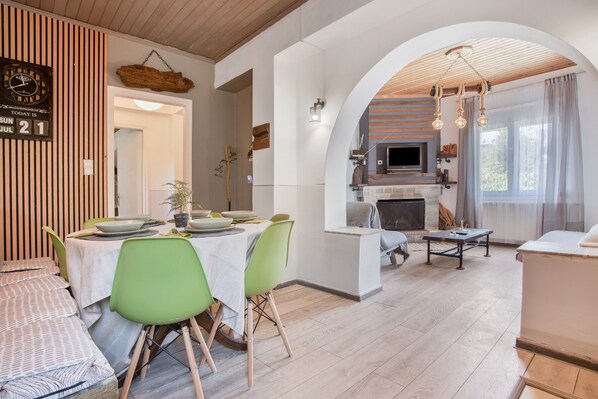 Dining - Villa 'Casa Katina , In Lagana' with Mountain View, Wi-Fi and Air Conditioning (Laganas)